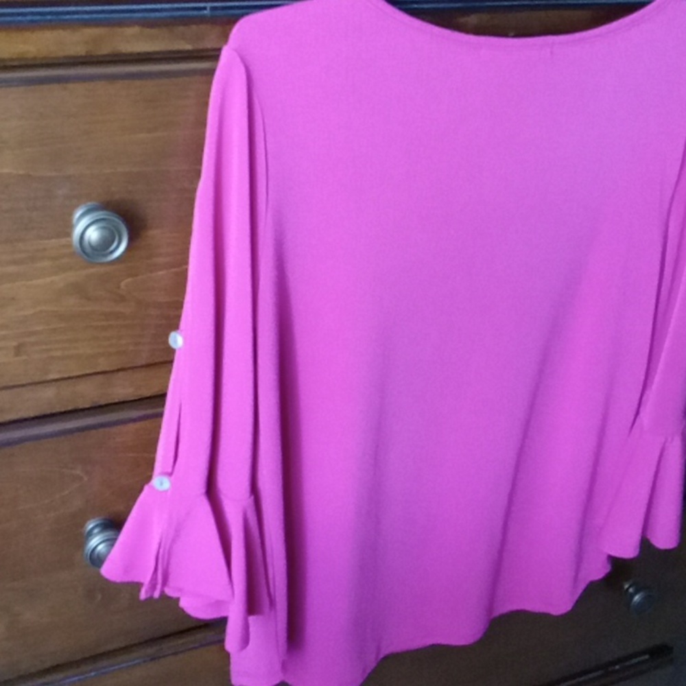 Pink top - Picture 3 of 3